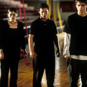 Still of Elijah Wood, Josh Hartnett, Shawn Hatosy, Clea DuVall and Laura Harris in The Faculty (1998)