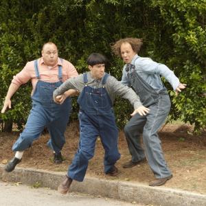 Still of Sean Hayes Chris Diamantopoulos and Will Sasso in Trys veplos 2012