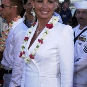 Faith Hill at event of Perl Harboras (2001)