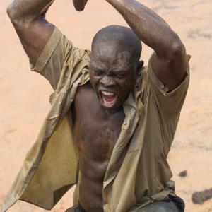 Still of Djimon Hounsou in Kruvinas deimantas 2006