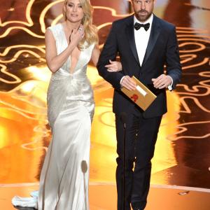 Kate Hudson and Jason Sudeikis at event of The Oscars 2014