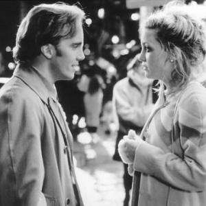 Still of Jay Mohr and Kate Hudson in 200 Cigarettes 1999