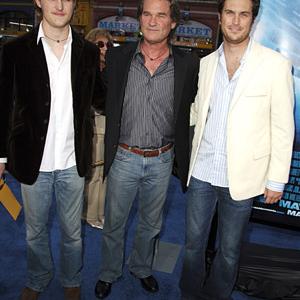 Kurt Russell, Oliver Hudson and Wyatt Russell at event of Poseidon (2006)