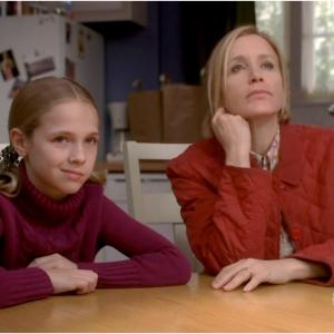 Felicity Huffman and Kendall Applegate in Nusivylusios namu seimininkes In a World Where the Kings Are Employers 2009