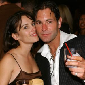 Chris Jaymes and Amy Jo Johnson at event of In Memory of My Father (2005)