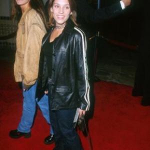 Amy Jo Johnson at event of Kovos klubas 1999