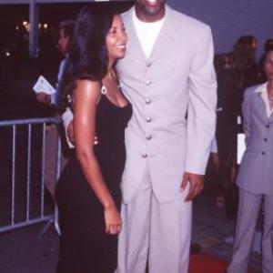 Magic Johnson and Cookie Johnson at event of Hoodlum (1997)