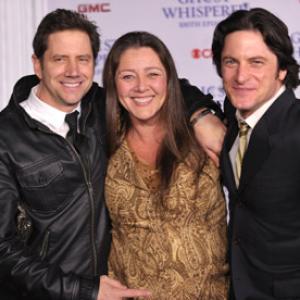 Jamie Kennedy Camryn Manheim and David Conrad at event of Ghost Whisperer 2005
