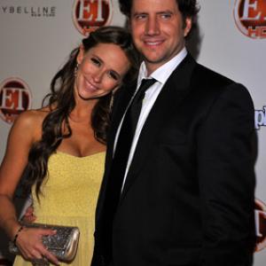 Jennifer Love Hewitt and Jamie Kennedy at event of The 61st Primetime Emmy Awards (2009)