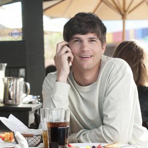 Still of Ashton Kutcher in Be isipareigojimu (2011)