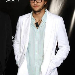 Ashton Kutcher at event of Beauty and the Geek 2005