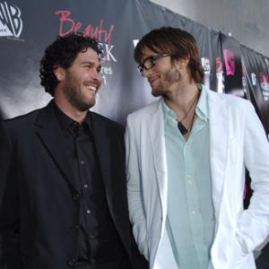 Ashton Kutcher and Jason Goldberg at event of Beauty and the Geek 2005
