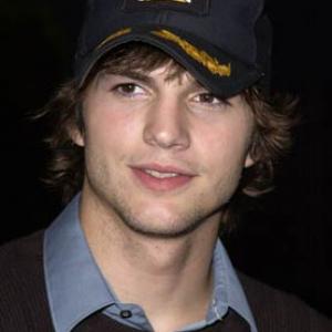 Ashton Kutcher at event of Summer Catch 2001