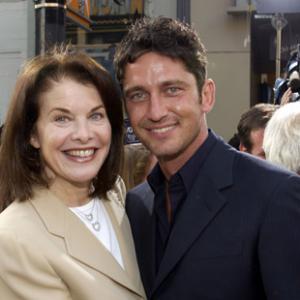 Sherry Lansing and Gerard Butler at event of Lara Croft Tomb Raider: The Cradle of Life (2003)