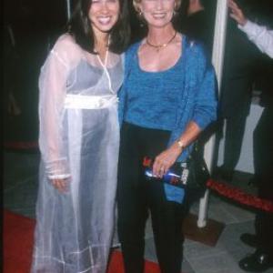 Linda Lee Cadwell and Shannon Lee at event of Double Jeopardy 1999