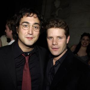 Sean Astin and Sean Lennon at event of Ziedu Valdovas Dvi tvirtoves 2002
