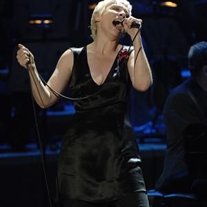 Still of Annie Lennox in American Idol: The Search for a Superstar: Idol Gives Back: Part Two (2007)