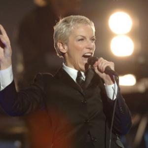 Annie Lennox at event of 2005 American Music Awards 2005