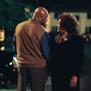 Still of Delroy Lindo and Loretta Devine in This Christmas (2007)