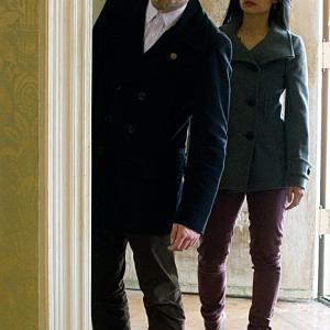Still of Jonny Lee Miller and Lucy Liu in Elementaru 2012