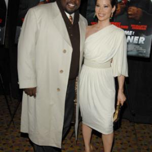 Lucy Liu and Cedric the Entertainer at event of Code Name: The Cleaner (2007)