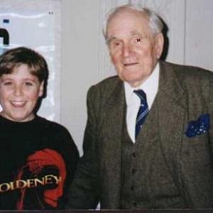 Jason M. Allentoff at age 14 meets Desmond Llewelyn at the GoldenEye Convention in 1995