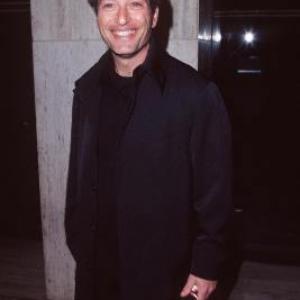Howie Mandel at event of From the Earth to the Moon (1998)