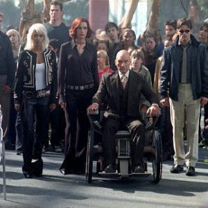 Still of Famke Janssen, Halle Berry, Patrick Stewart and James Marsden in Iksmenai 2 (2003)