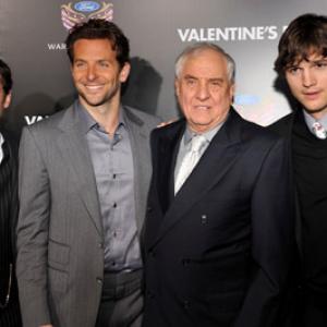 Patrick Dempsey, Ashton Kutcher, Garry Marshall and Bradley Cooper at event of Valentino diena (2010)