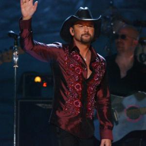 Tim McGraw at event of The 47th Annual Grammy Awards 2005