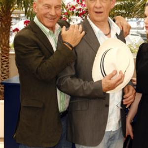 Patrick Stewart and Ian McKellen at event of Iksmenai Zutbutinis musis 2006
