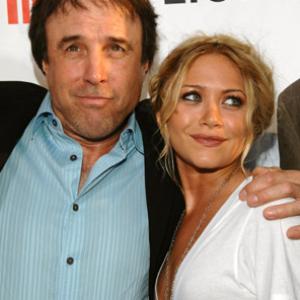 Mary-Kate Olsen and Kevin Nealon at event of Weeds (2005)