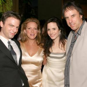 MaryLouise Parker Elizabeth Perkins Justin Kirk and Kevin Nealon at event of Weeds 2005