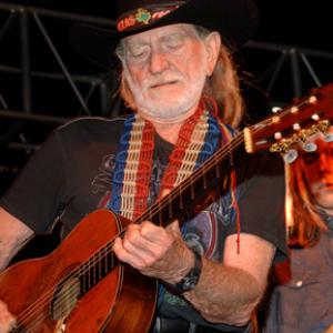 Willie Nelson at event of The Dukes of Hazzard 2005