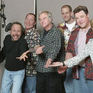 Billy Crystal, John Goodman, John Lasseter, Randy Newman, Darla K. Anderson and Pete Docter in Monstru biuras (2001)