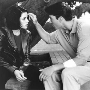 Still of Neve Campbell and Jerry OConnell in Klyksmas antroji dalis 1997