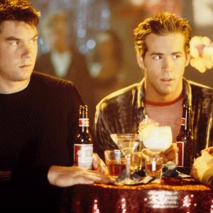 Still of Jerry O'Connell and Ryan Reynolds in Buying the Cow (2002)