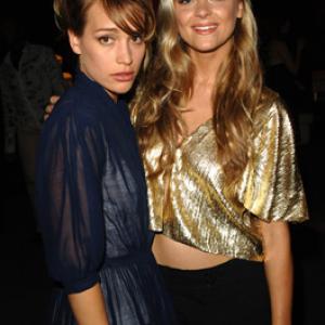 Piper Perabo and Jaime King at event of 2005 MuchMusic Video Awards (2005)