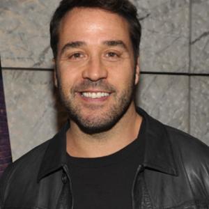 Jeremy Piven at event of Blue Valentine 2010