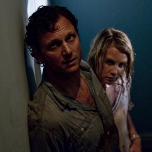 Still of Tony Goldwyn and Monica Potter in Paskutinis namas kaireje 2009
