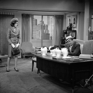 Still of Mary Tyler Moore and Carl Reiner in The Dick Van Dyke Show (1961)