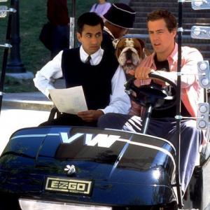 Still of Ryan Reynolds and Kal Penn in Van Wilder 2002
