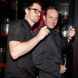 Sam Rockwell and Clark Gregg at event of Choke (2008)