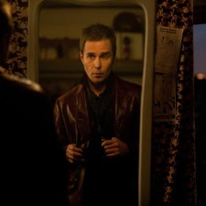 Still of Sam Rockwell in Septyni psichopatai (2012)