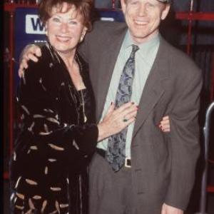 Ron Howard and Marion Ross at event of Edo televizija (1999)