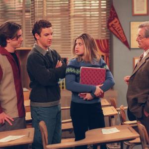 Still of Danielle Fishel and Ben Savage in Boy Meets World 1993
