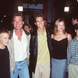 Kurt Russell, Oliver Hudson, Vinessa Shaw and Wyatt Russell at event of Soldier (1998)