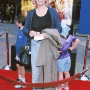 Jean Smart at event of Flinstounai Viva Rok Vegase 2000