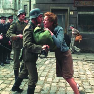Still of Leelee Sobieski in Uprising (2001)