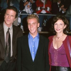 Ted Danson and Mary Steenburgen at event of Ir viso Pasaulio negana (1999)